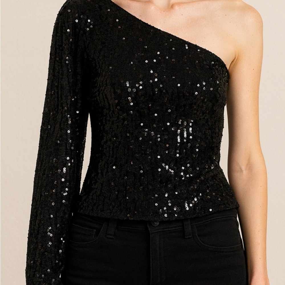 Black Sequin One-Shoulder Top w/Slant bottom